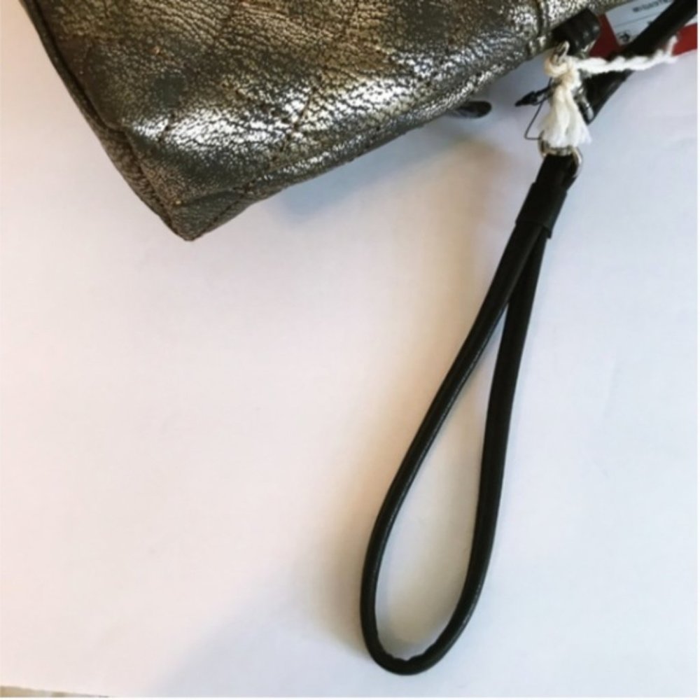 Mossimo Womens Faux Leather Quilted Gold Metallic Fold over Flap Crossbody bag - Picture 6 of 8